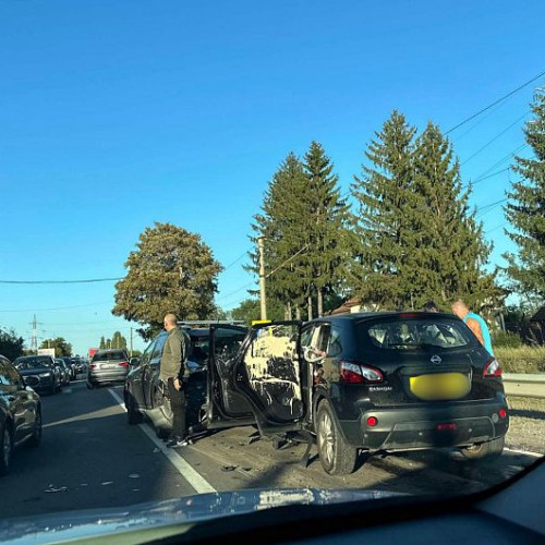 Patru mașini implicate într-un accident pe DN11 la Chichiș