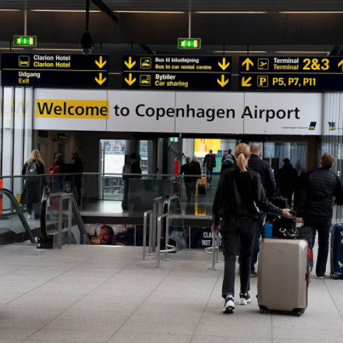 Zborurile de pe aeroportul din Copenhaga suspendate din cauza unor drone