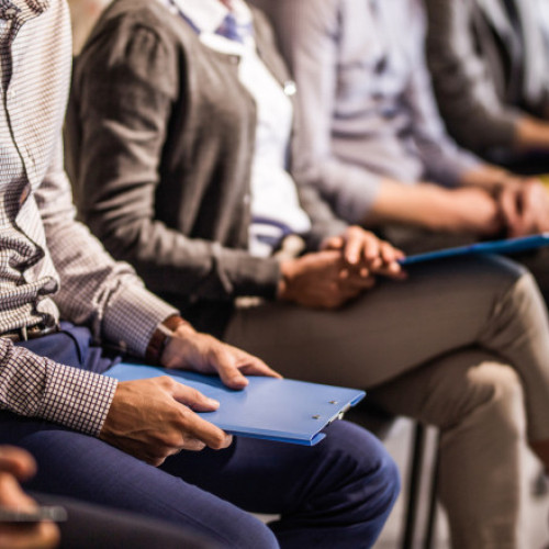 Patru din zece români apți de muncă nu sunt angajați, arată date INS