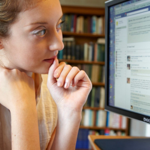 Meta lansează un asistent AI pentru Facebook Dating care sugerează profiluri compatibile