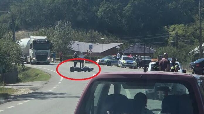 Motociclist rănit în coliziune cu un autoturism pe DN 65, la Jitaru