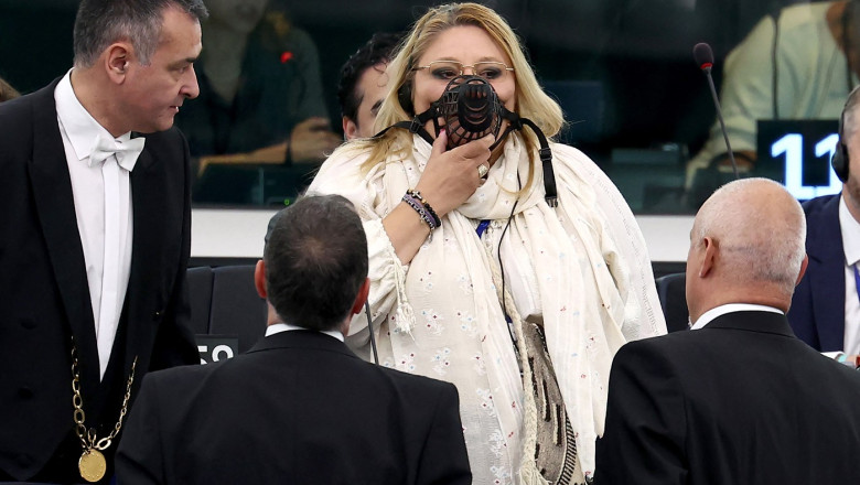 Diana Șoșoacă anunță că nu se va prezenta la Parchetul General, fiind la Bruxelles