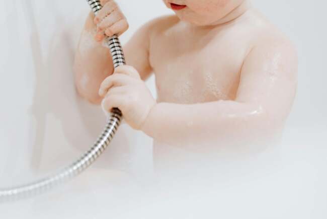 Băiat de 6 ani găsit mort în baie în Timișoara, anchetă în curs