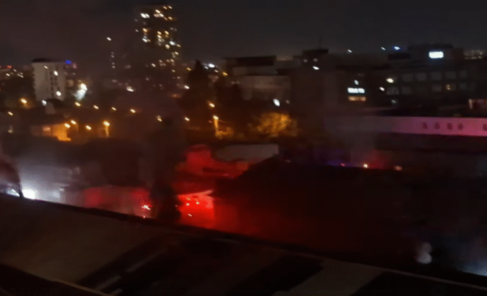 Incendiu la acoperișul unui depozit din Sector 2 al Capitalei