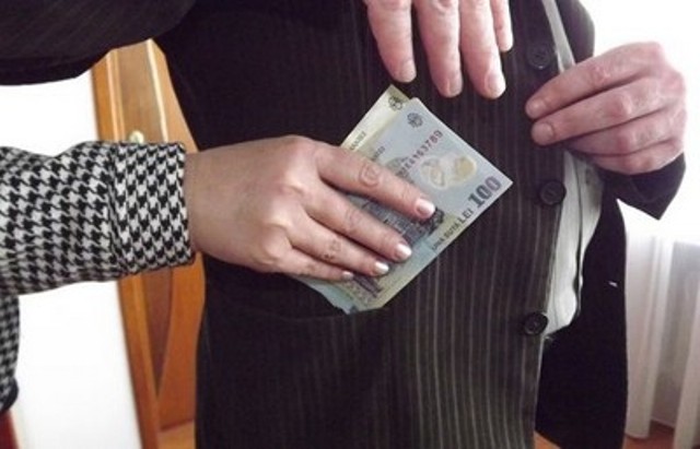 Brașovenii sunt invitați să se exprime într-un sondaj despre șpaga din instituțiile publice