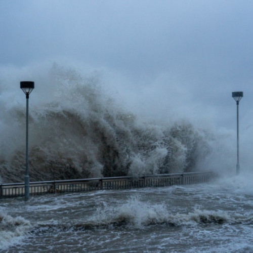 Super-taifunul Ragasa provoacă inundații mortale în Taiwan și alertă maximă în China și Hong Kong