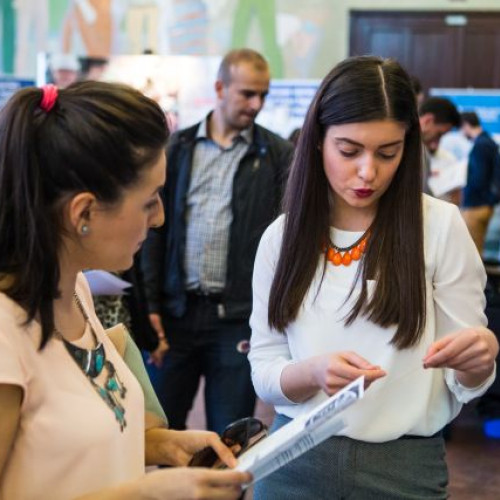 Bursa locurilor de muncă pentru absolvenți va avea loc la Brașov pe 10 octombrie