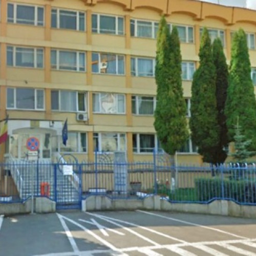 Poliția Brașov investighează amenințări la adresa școlilor din județ