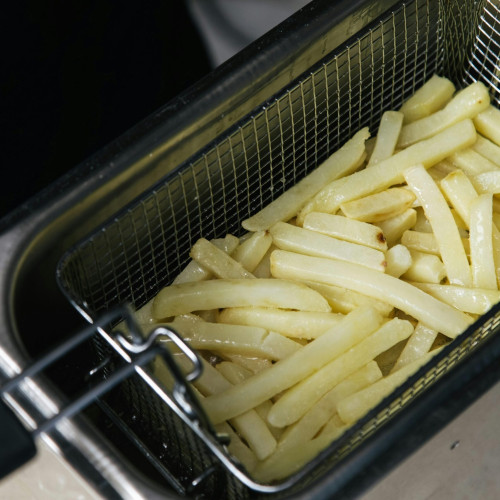 Fetești lansează colectarea uleiului alimentar uzat pentru protejarea mediului