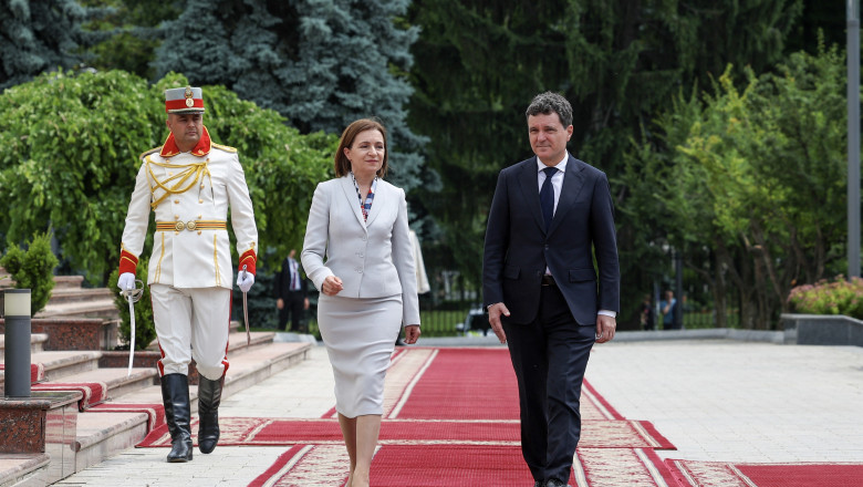 Nicușor Dan îndeamnă basarabenii din România să voteze la alegerile din Republica Moldova