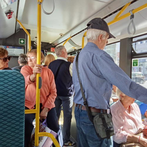 Călătorii din autobuzele Transurb suferă din cauza aerului condiționat defect