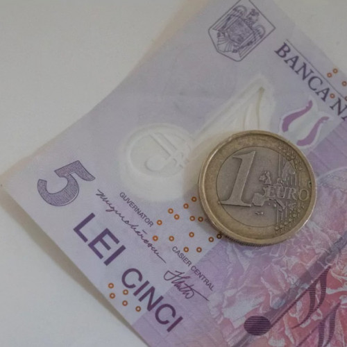 Leul se apreciază ușor față de euro după o serie de scăderi consecutive
