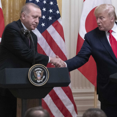 Donald Trump oferă ridicarea sancțiunilor Turciei dacă renunță la petrolul rusesc