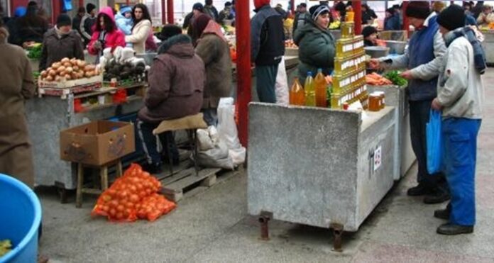 Piața Zahana din Slatina a fost închisă temporar din cauza problemelor de igienă