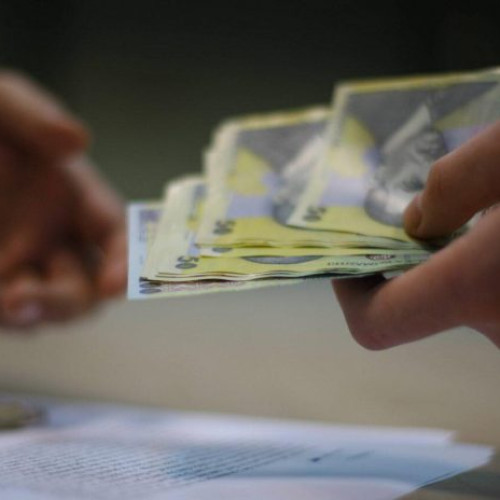 Creșteri salariale în România, dar femeile încă câștigă mai puțin decât bărbații