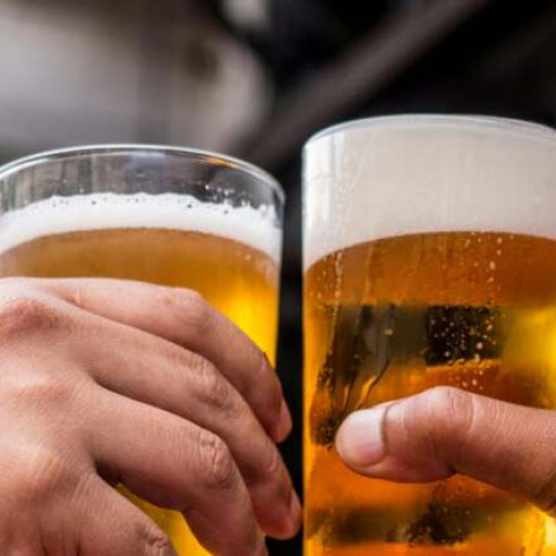 Consumul de alcool este legat de cel puțin șapte tipuri de cancer, avertizează experții