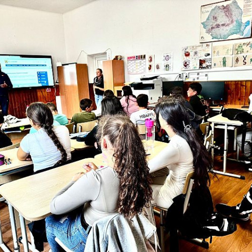 Polițiștii covăsneni desfășoară campanii de siguranță în școli