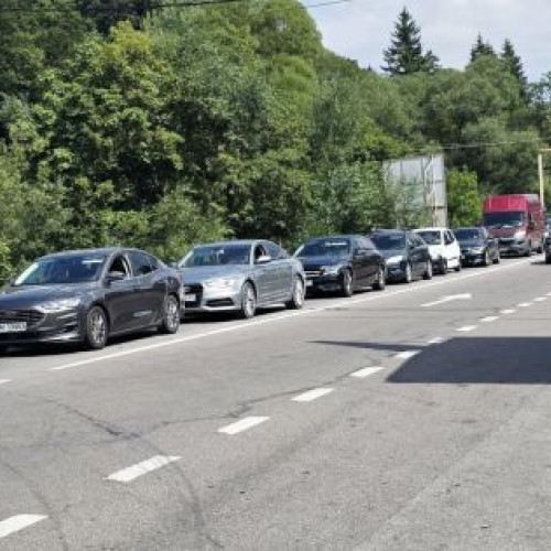 Trafic aglomerat pe DN1 în zona Prahova, coloane de mașini spre Brașov