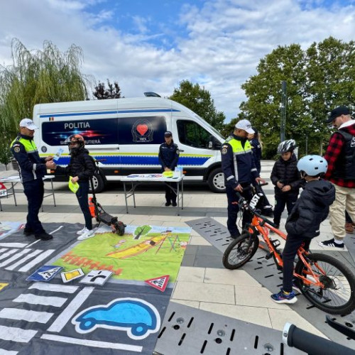 Poliția Olt a organizat o campanie pentru siguranța bicicliștilor și trotinetiștilor în Slatina