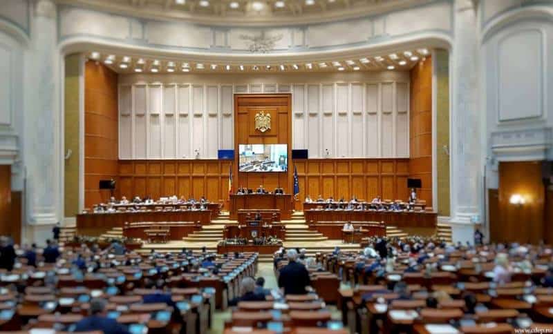 Camera Deputaților a respins reevaluarea anuală a judecătorilor cu calificativ satisfăcător