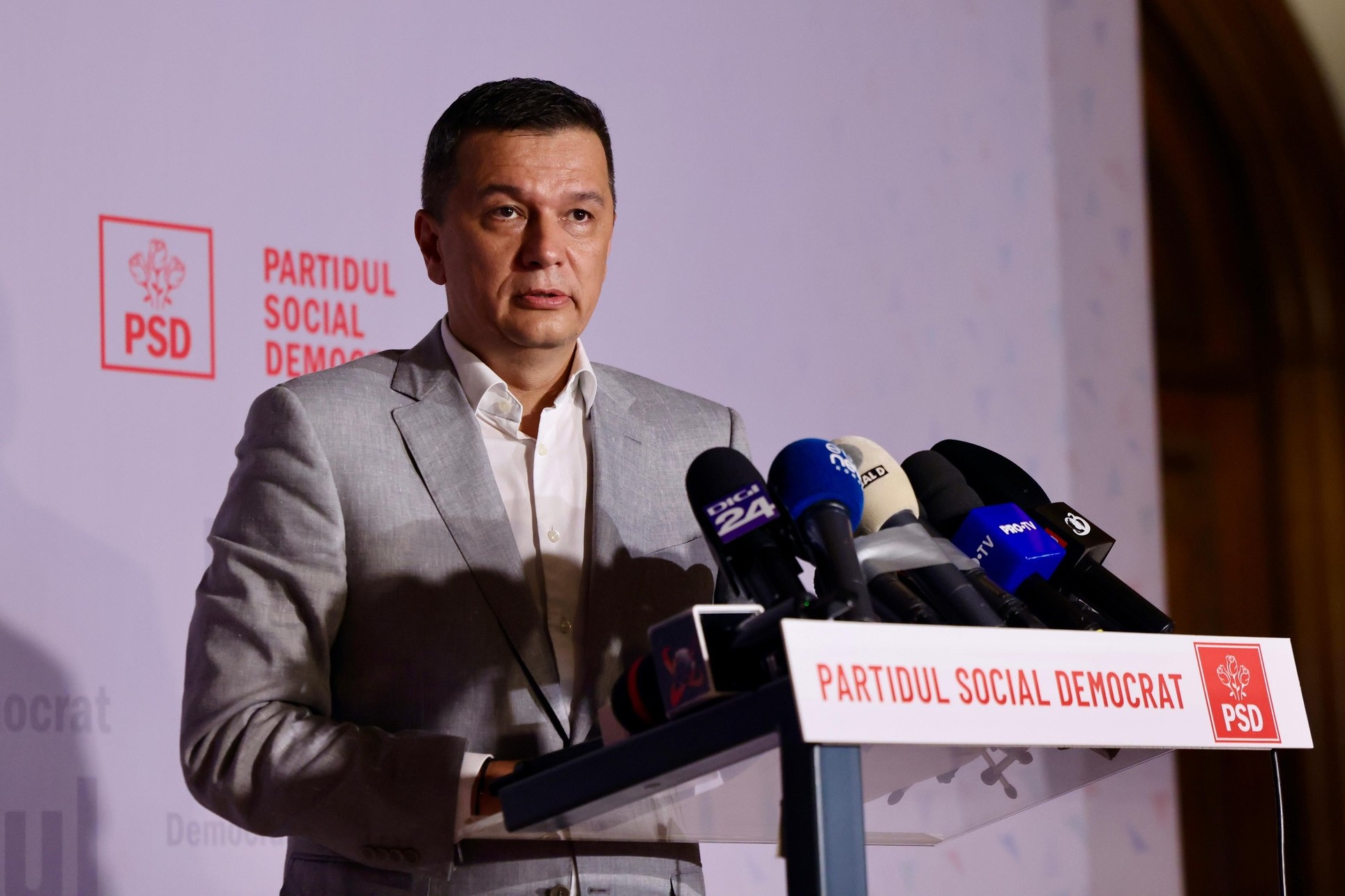 Sorin Grindeanu critică concedierile în masă din administrația publică locală și centrală