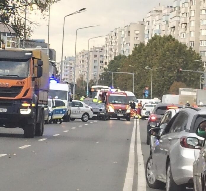Femeie lovită mortal pe șoseaua Berceni, proiectată în alte două mașini