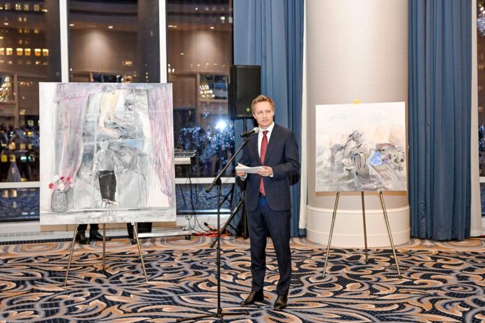 Expoziția „Trapped in the Shadows” a artistei Carmen Marin a debutat la Chicago