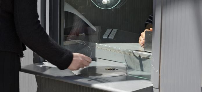 Bărbat din Ilfov trăiește oficial declarat mort de 20 de ani din cauza unei erori administrative