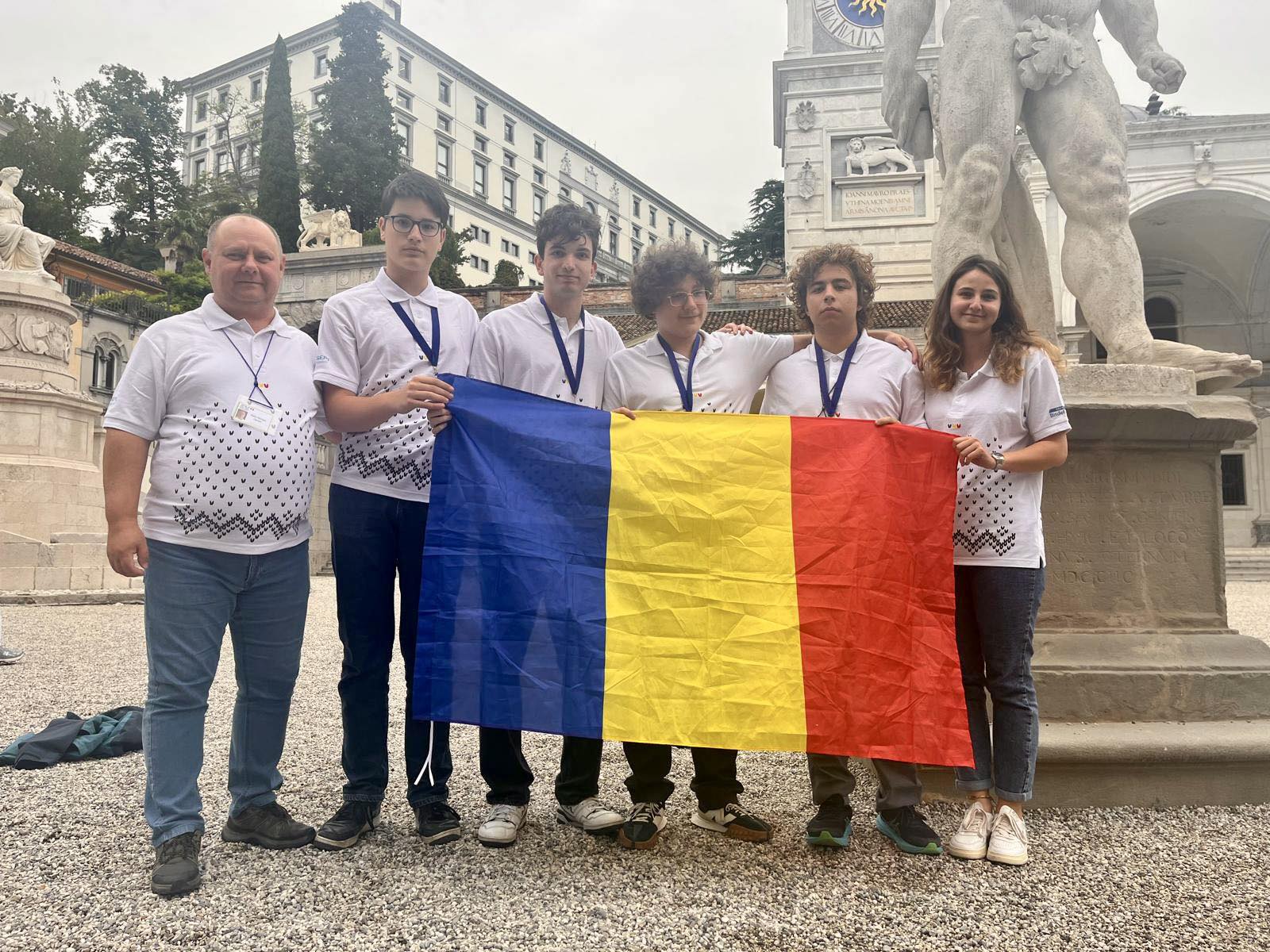 Elevi din România câștigă medalii la Olimpiada Balcanică de Informatică pentru Seniori