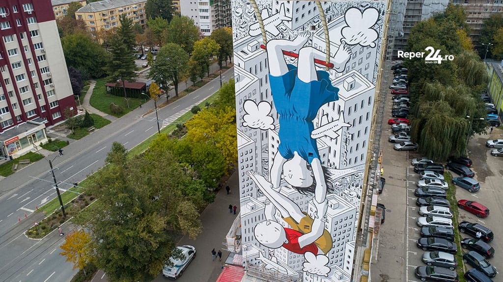 Un artist italian a pictat un mural uriaș pe fațada unui bloc din Bulevardul Republicii