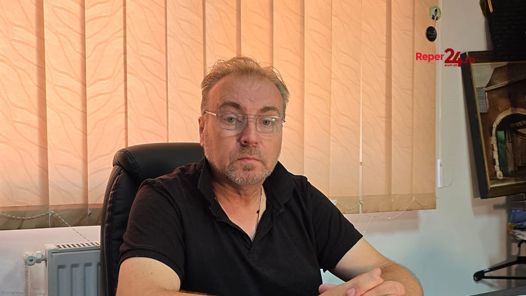 Managerul Centrului de Cultură Caraș-Severin, comparat cu un „frumos nebun” al orașului