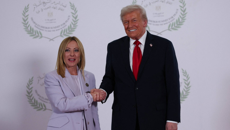Donald Trump o laudă pe Giorgia Meloni drept „o politiciană de mare succes” la summitul din Egipt