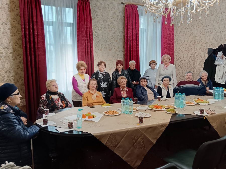 20 de pensionari sărbătoriți pentru 40 de ani la Casa de Ajutor Reciproc Galați