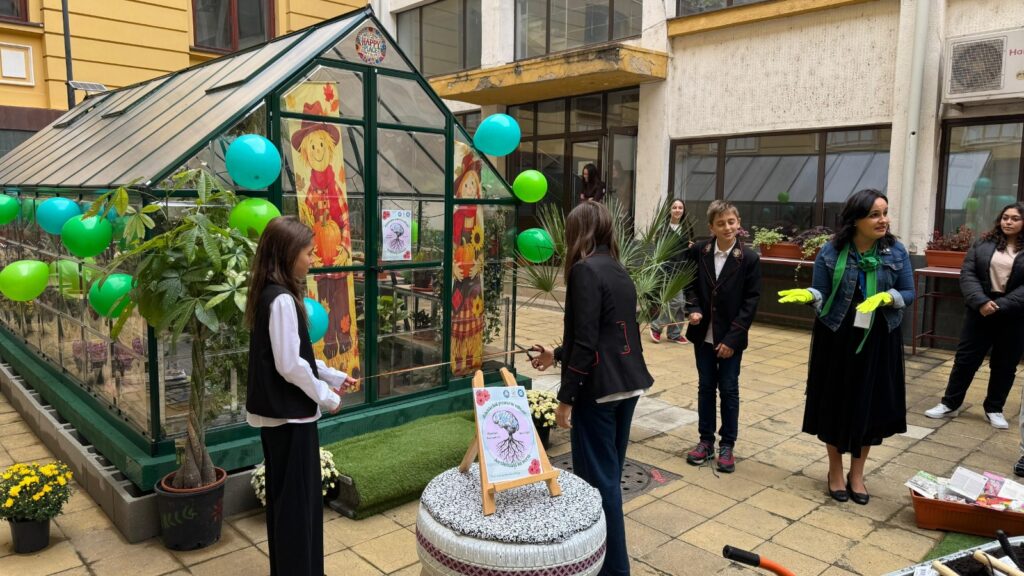 Noua seră a Colegiului „Costache Negruzzi” din Iași, un spațiu educativ și de relaxare