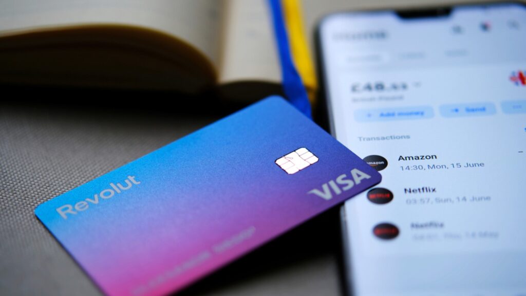 Revolut aşteaptă licenţa bancară completă în Marea Britanie din cauza unor preocupări regulatorii
