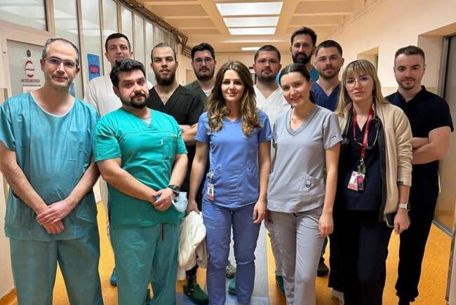Echipă medicală prelevează țesuturi și organe pentru transplant în București