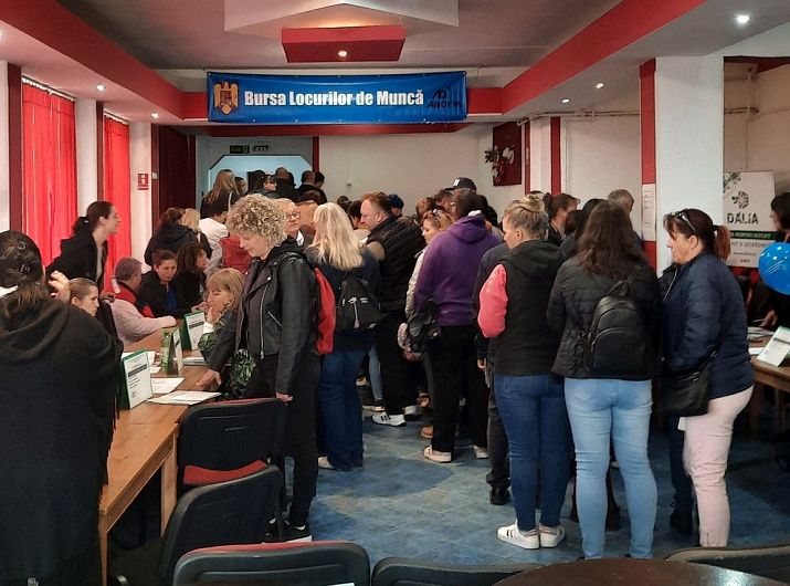 Peste 200 de tineri și-au prezentat CV-urile la Bursa Locurilor de Muncă pentru Absolvenți din Sfântu Gheorghe