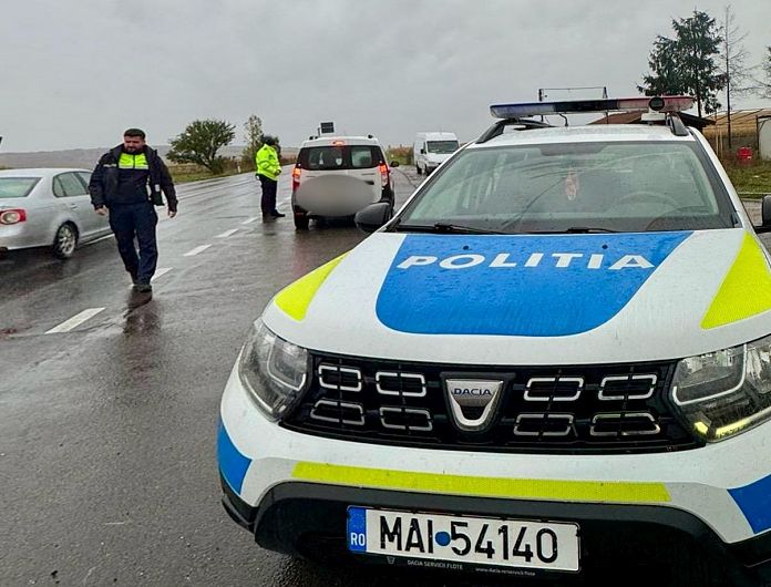 Poliția recomandă prudență la volan din cauza vremii nefavorabile
