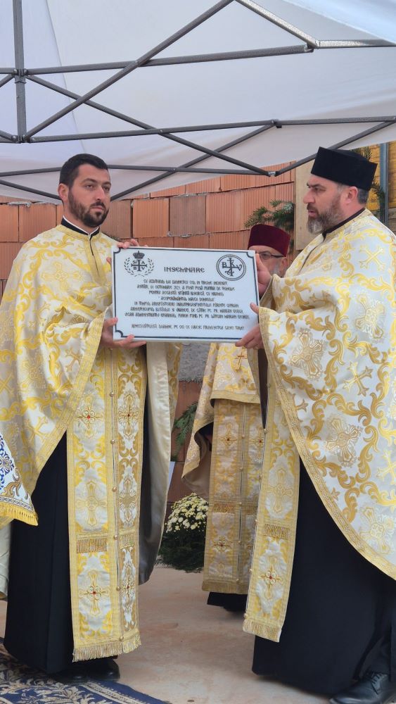 Sfințirea temelia bisericii „Acoperământul Maicii Domnului” din cartierul Livadă, Focșani