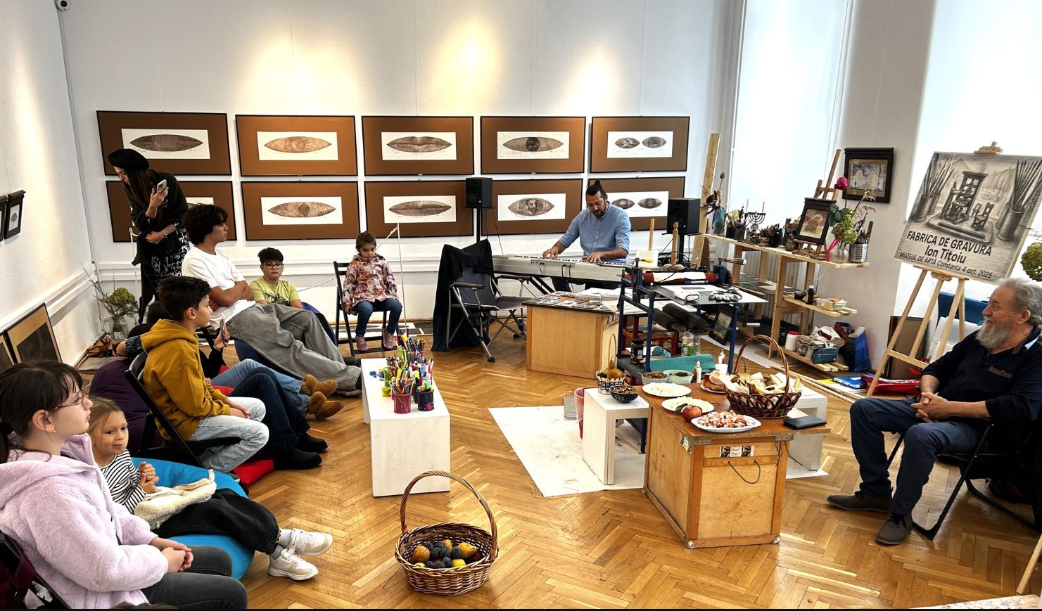 Ateliere boeme și demonstrații de gravură la muzeul constănțean