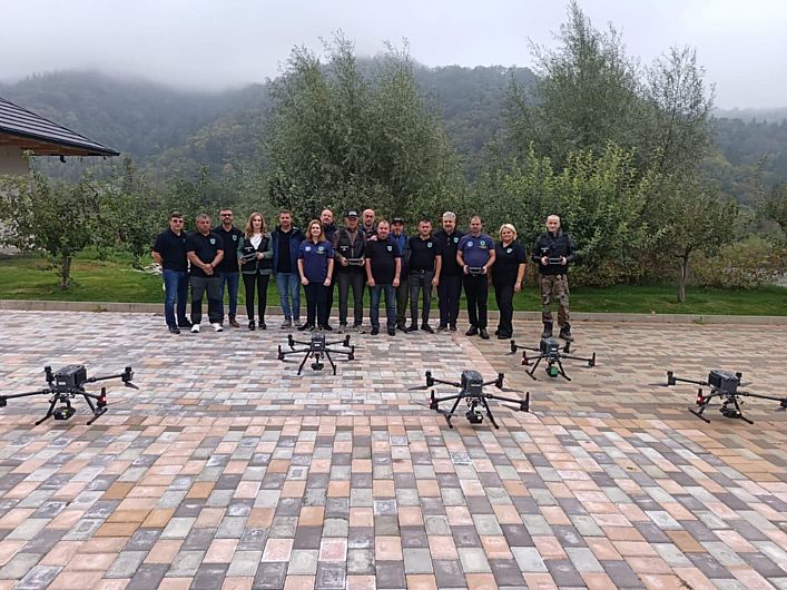 Comisarii de mediu din Covasna vor monitoriza depozitele ilegale cu ajutorul dronelor