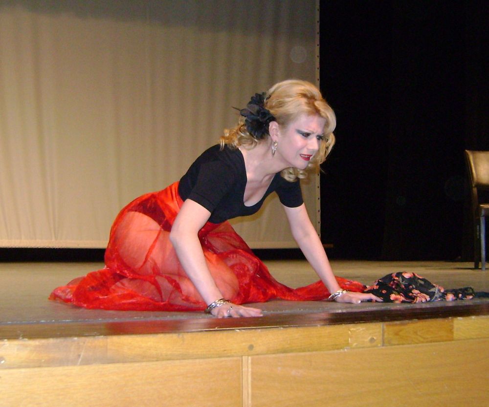 Dorina Roman aduce umor rafinat în spectacolele Teatrului Particular Brașov