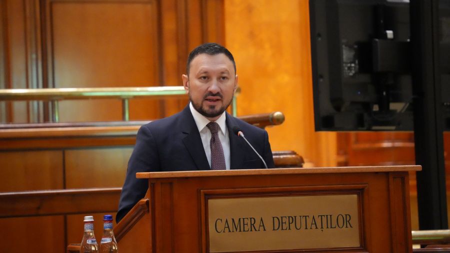 Mircea Fechet atrage atenția în Parlament asupra muncii la negru