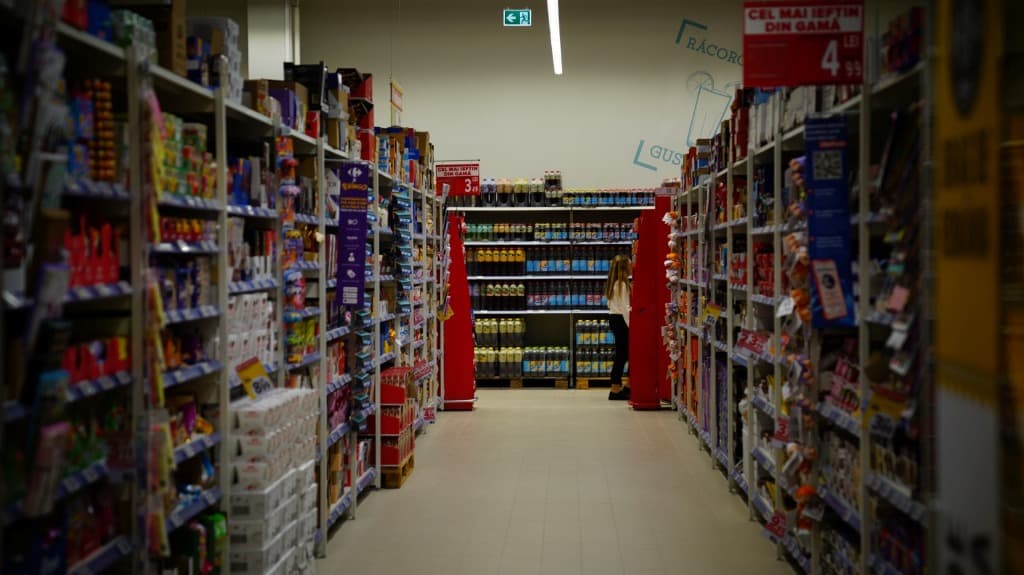 Propunere de limitare a vânzărilor produselor de marcă proprie în supermarketuri
