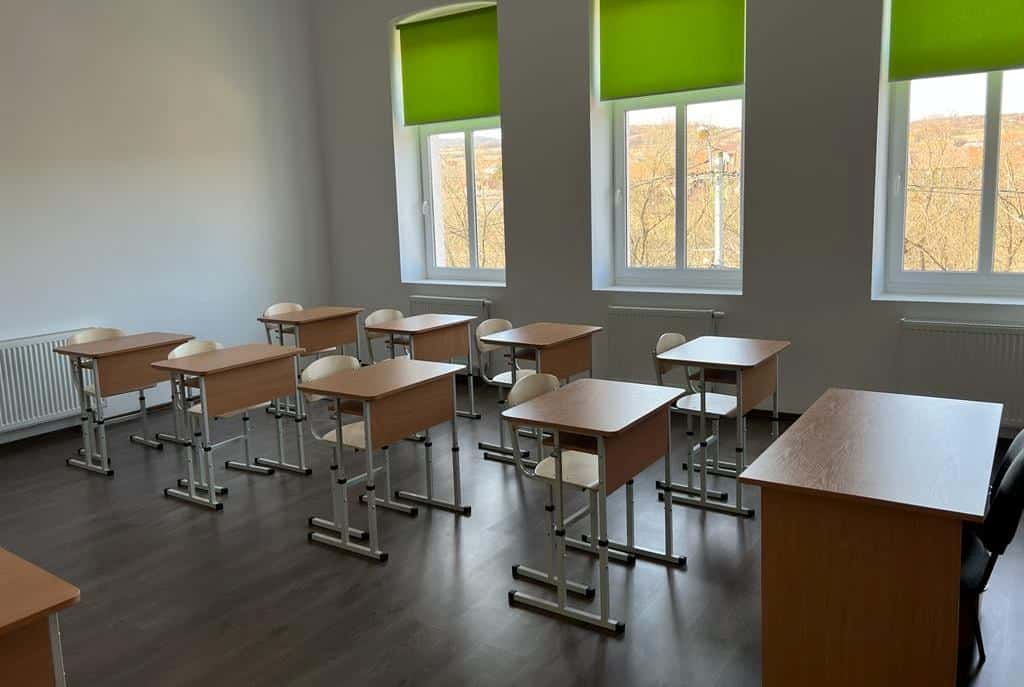 Evaluările din clasele primare se vor face prin calificative, fără comparații între elevi