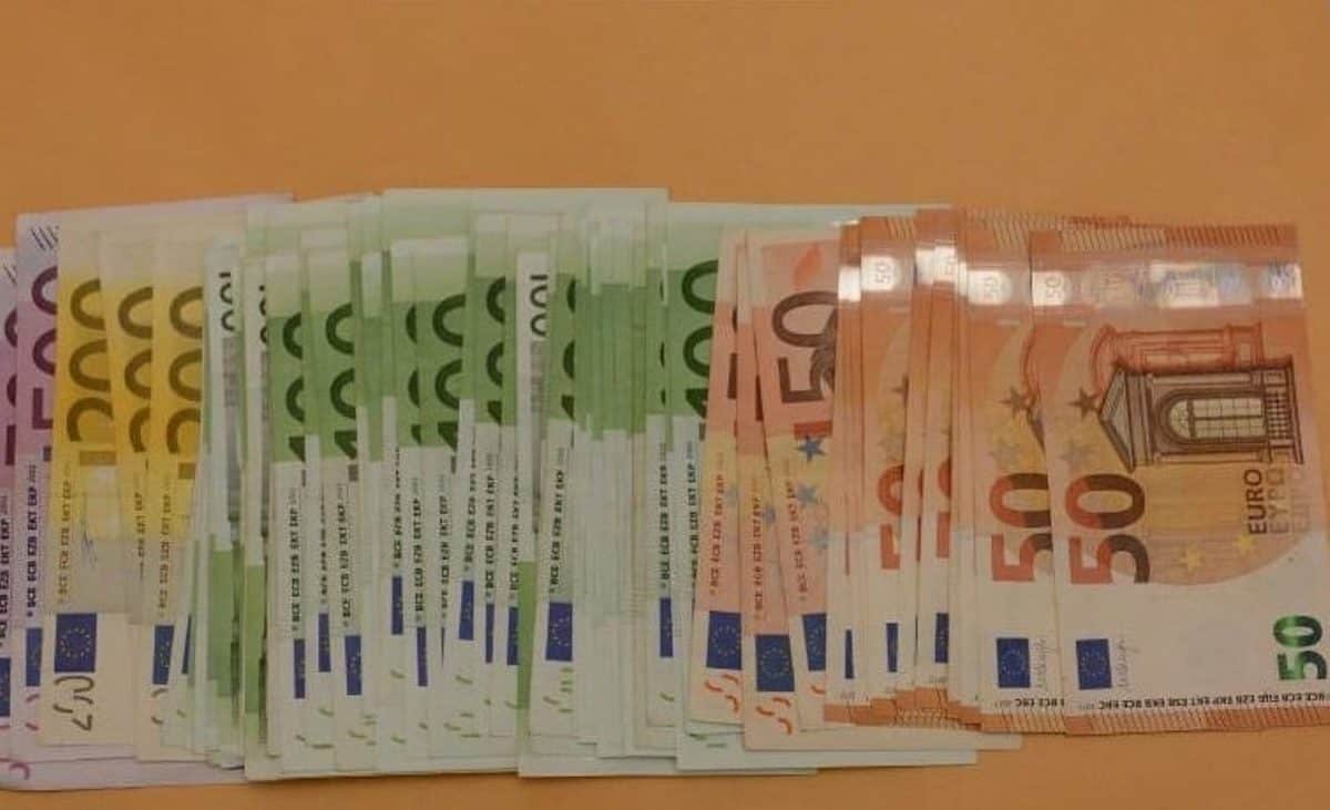 Permis de ședere pentru investitori străini care aduc minim 400.000 euro în România