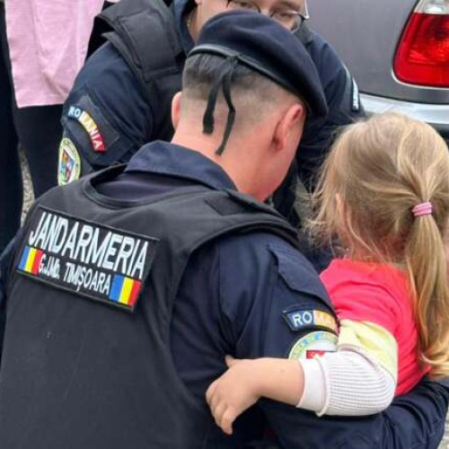 O fetiță de 3 ani a fost găsită singură și speriată pe o stradă din Timișoara