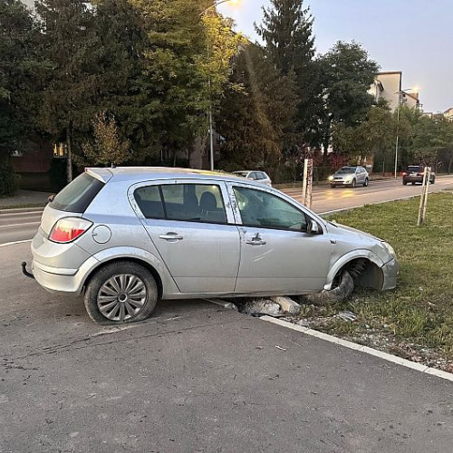Trei bărbați din Sfântu Gheorghe prinși după ce au lovit un indicator rutier sub influența alcoolului