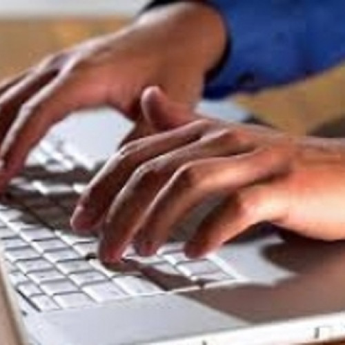 Greșelile frecvente care cresc riscul atacurilor cibernetice online