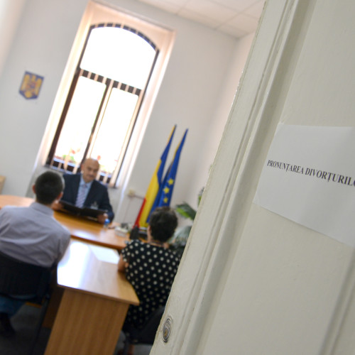 Victimele violenței domestice, scutite de taxa judiciară la divorț și partaj